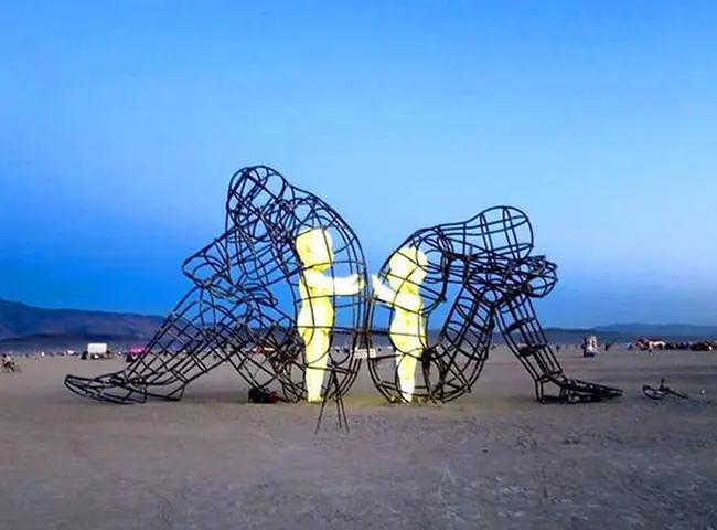 скульптура love